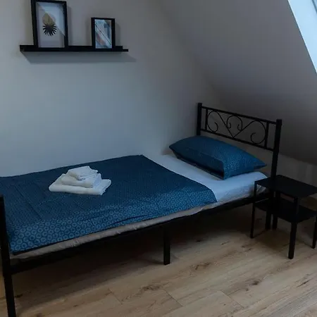 Moderne In Gelsenkirchen-schalke Fuer 1 Bis 7 Personen Mit Terrasse, Ideal Fuer Gruppen & Stadionbesuche * Gelsenkirchen