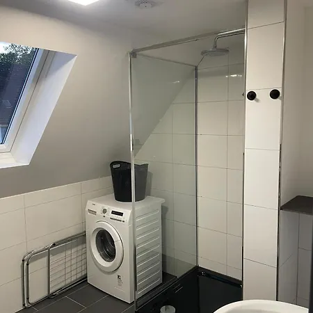 아파트 Moderne In Gelsenkirchen-schalke Fuer 1 Bis 7 Personen Mit Terrasse, Ideal Fuer Gruppen & Stadionbesuche *