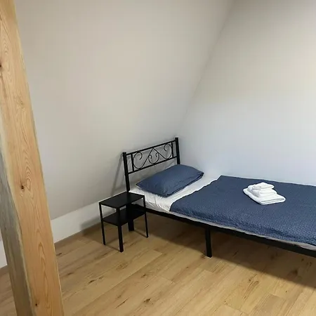 Moderne In Gelsenkirchen-schalke Fuer 1 Bis 7 Personen Mit Terrasse, Ideal Fuer Gruppen & Stadionbesuche *