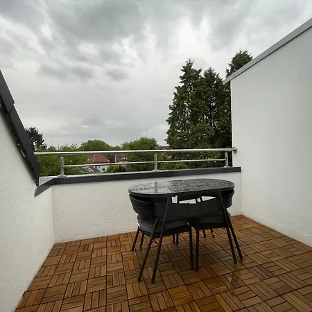 شقة Moderne In Gelsenkirchen-schalke Fuer 1 Bis 7 Personen Mit Terrasse, Ideal Fuer Gruppen & Stadionbesuche غيلسنكيرشن