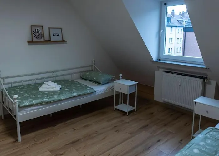 公寓 Moderne In Gelsenkirchen-schalke Fuer 1 Bis 7 Personen Mit Terrasse, Ideal Fuer Gruppen & Stadionbesuche *