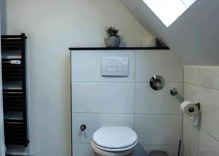 Moderne In Gelsenkirchen-schalke Fuer 1 Bis 7 Personen Mit Terrasse, Ideal Fuer Gruppen & Stadionbesuche *