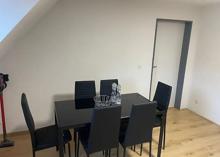 Moderne In Gelsenkirchen-schalke Fuer 1 Bis 7 Personen Mit Terrasse, Ideal Fuer Gruppen & Stadionbesuche * Gelsenkirchen