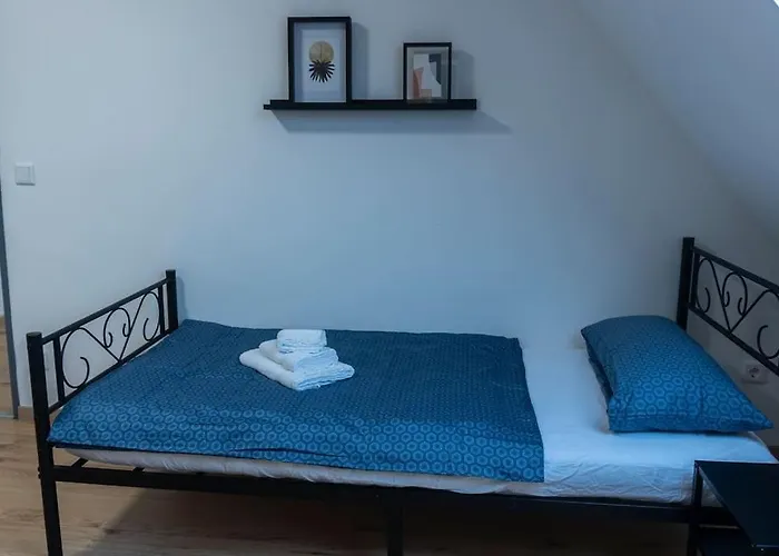 Lejlighed Moderne In Gelsenkirchen-schalke Fuer 1 Bis 7 Personen Mit Terrasse, Ideal Fuer Gruppen & Stadionbesuche Gelsenkirchen