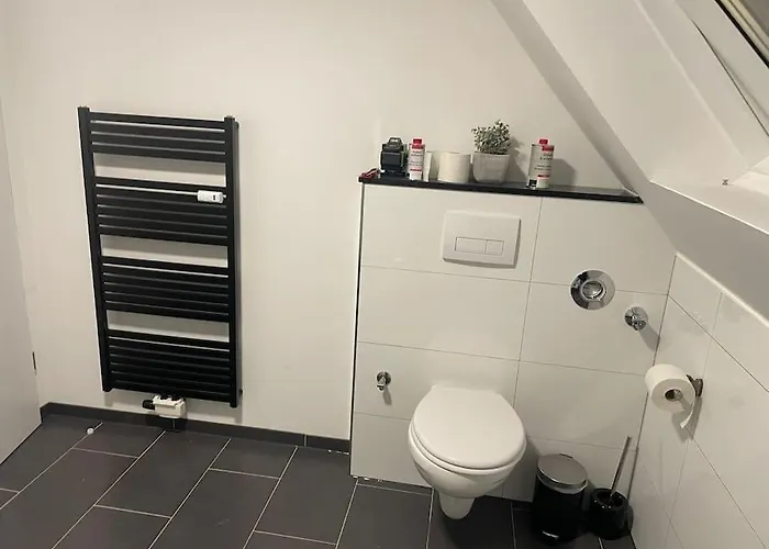 Lejlighed Moderne In Gelsenkirchen-schalke Fuer 1 Bis 7 Personen Mit Terrasse, Ideal Fuer Gruppen & Stadionbesuche