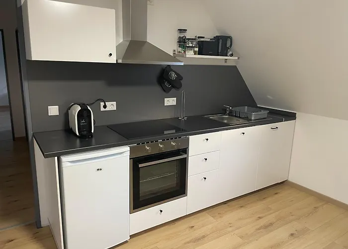 公寓 Moderne In Gelsenkirchen-schalke Fuer 1 Bis 7 Personen Mit Terrasse, Ideal Fuer Gruppen & Stadionbesuche 盖尔森基兴